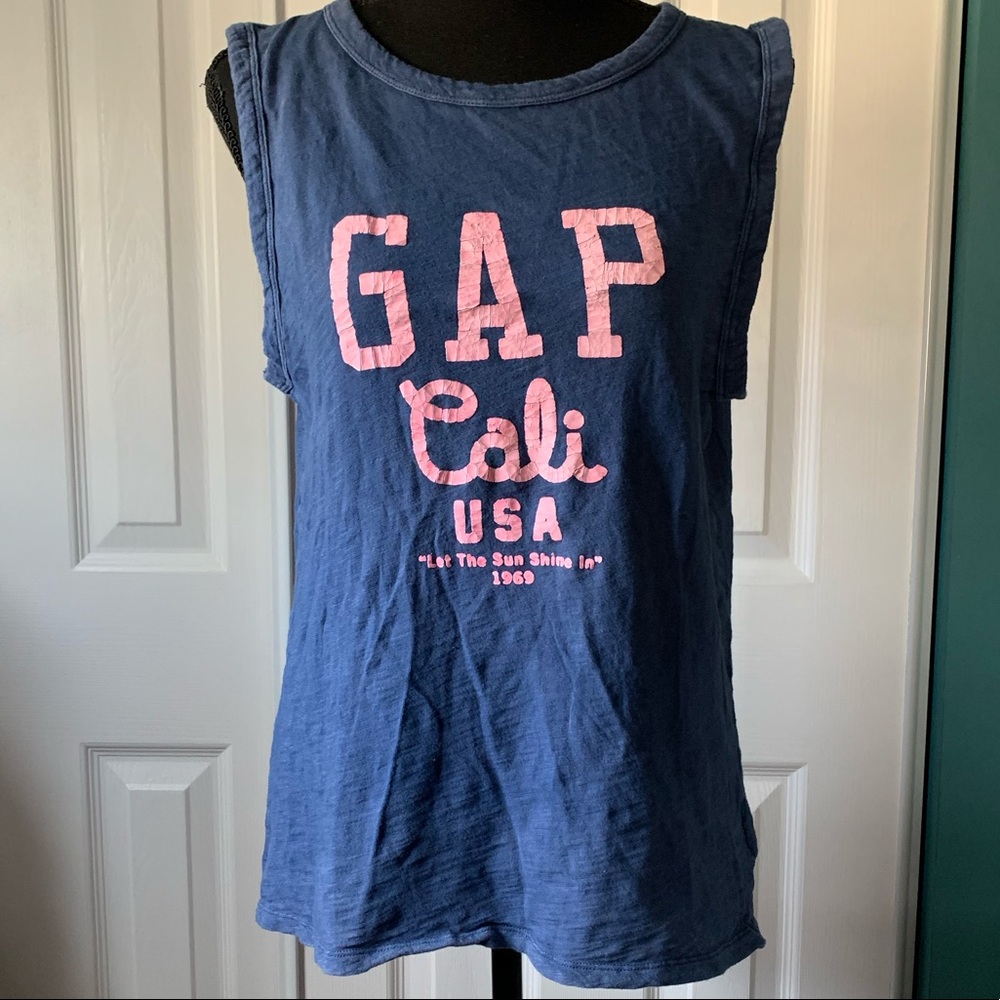Gap logo relaxed fit tank size XS